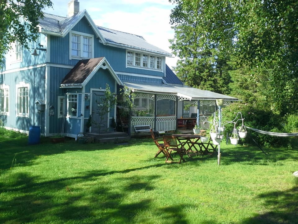 Property building, Day