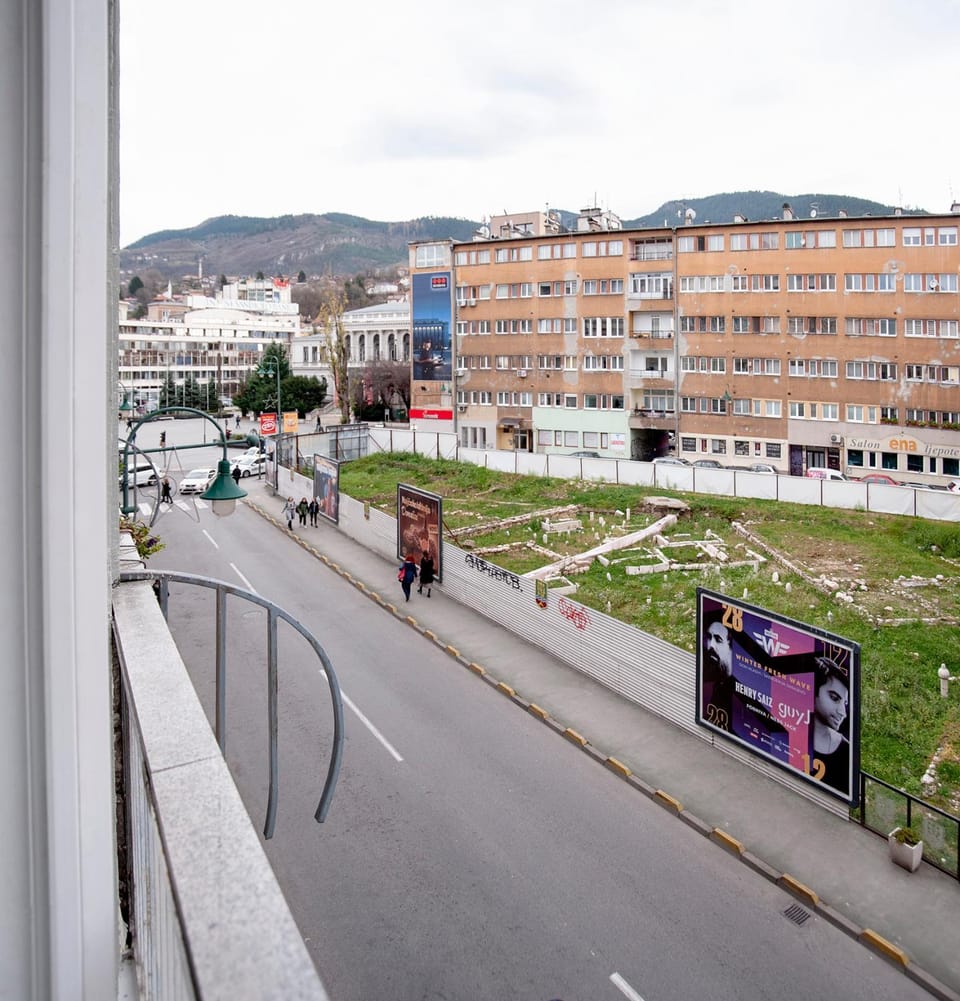 Property building, Off site, Day, Neighbourhood, Autumn, City view, City view, Landmark view, Landmark view, Mountain view, Mountain view, Street view, Street view