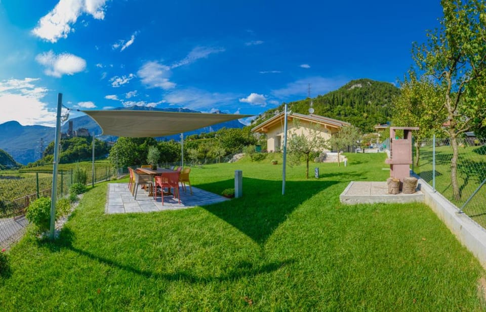 BBQ facilities, Garden, Garden view, Landmark view, Mountain view