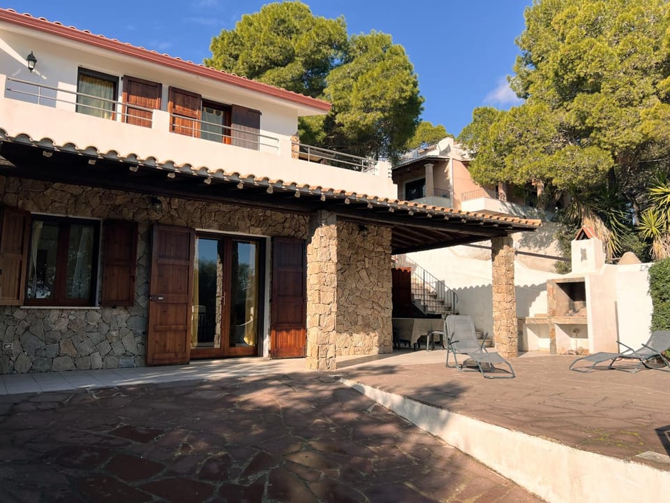 Property building, Garden view, Mountain view, Sea view, Inner courtyard view