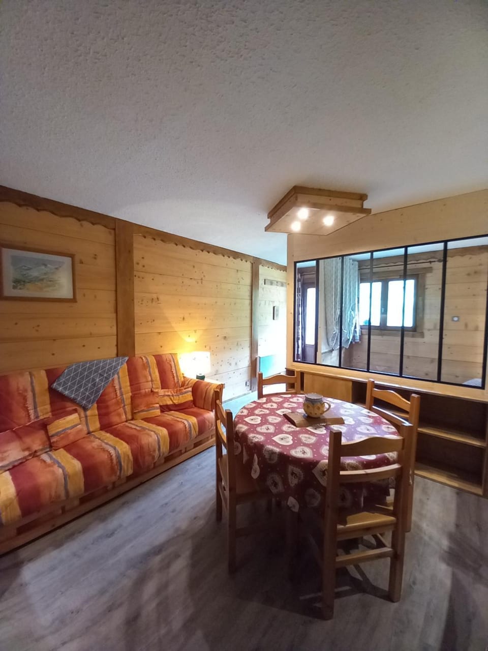 Seating area, Dining area
