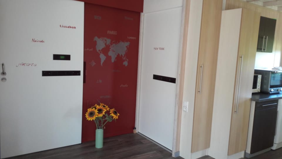 Le Chant Des Mûres Chalet in Finistere