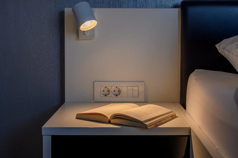 Bed, Library
