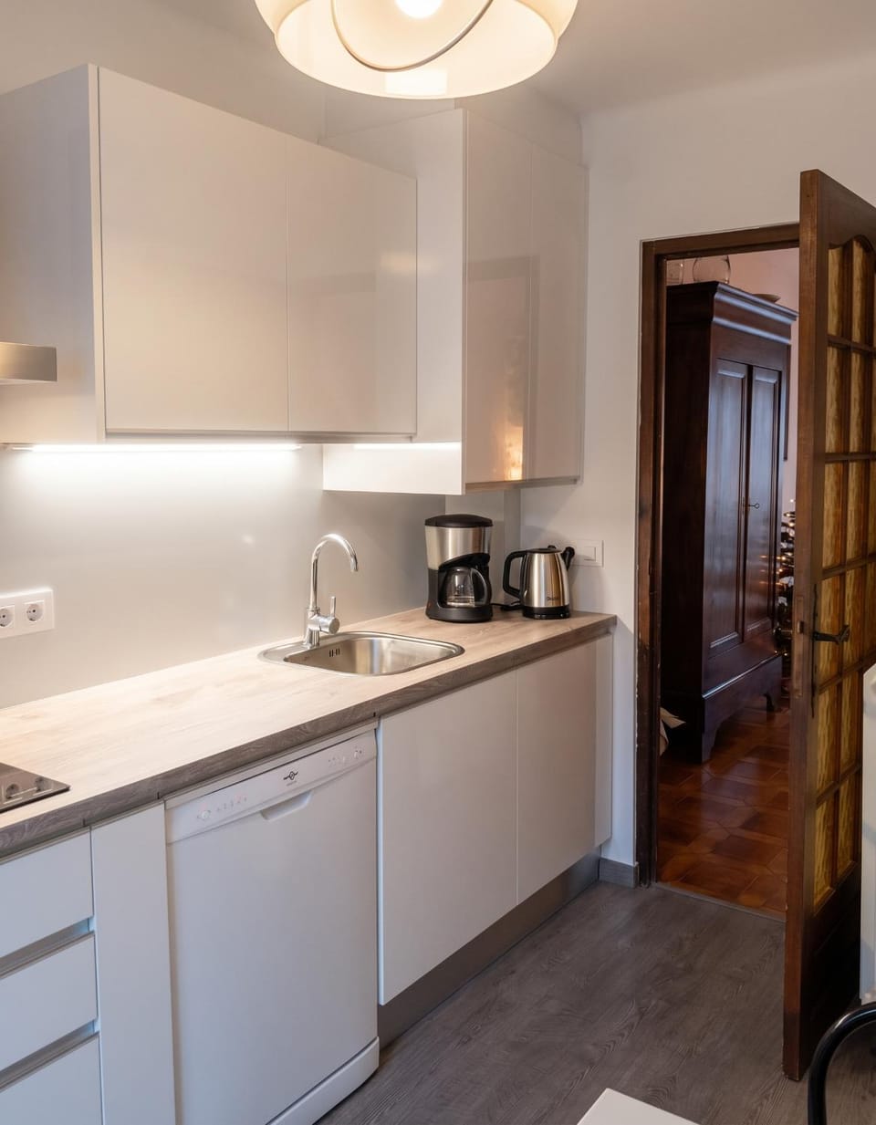 Kitchen or kitchenette