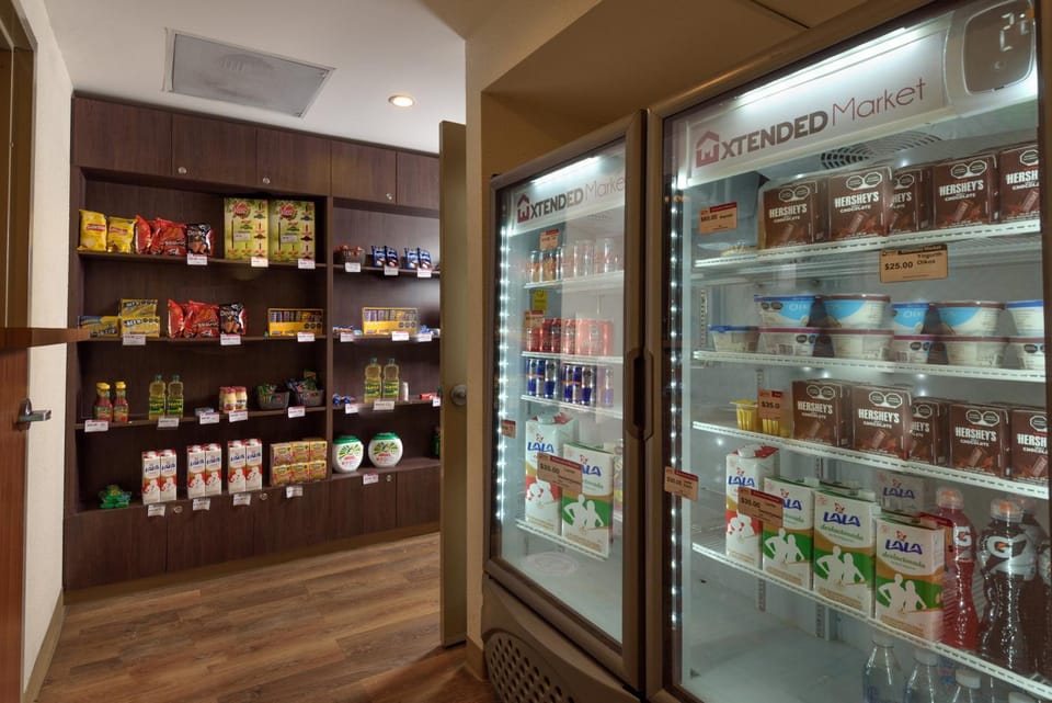 Supermarket/grocery shop