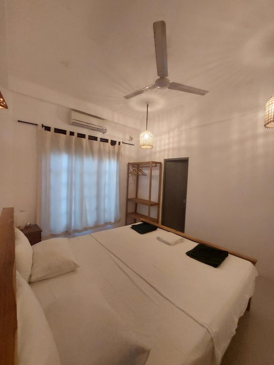Bed, Photo of the whole room, Bedroom, towels, air conditioner