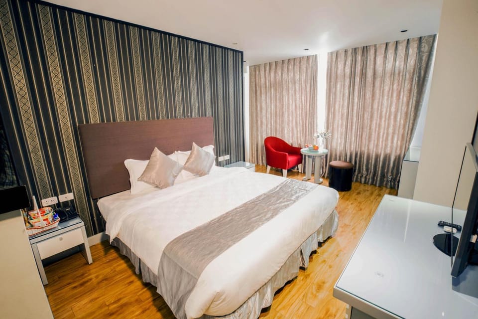 Bed, City view