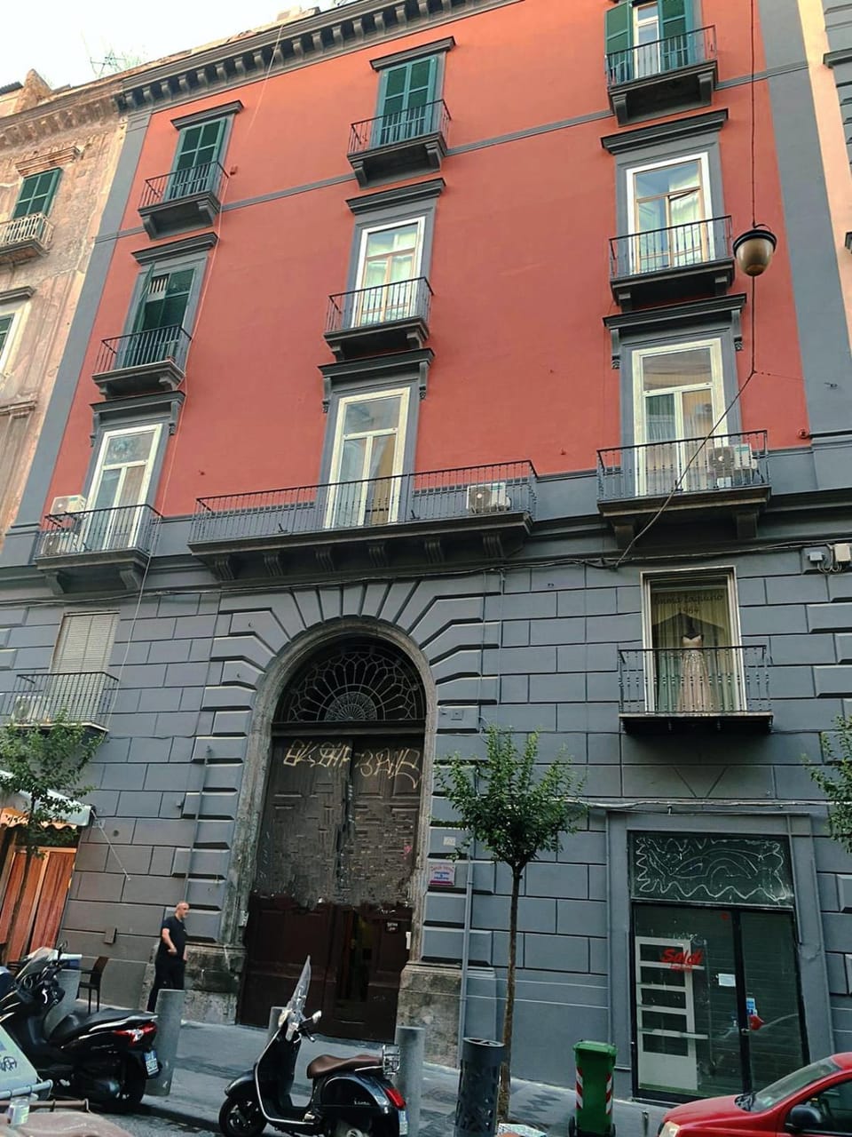 Property building, Facade/entrance, Day, Neighbourhood, Street view