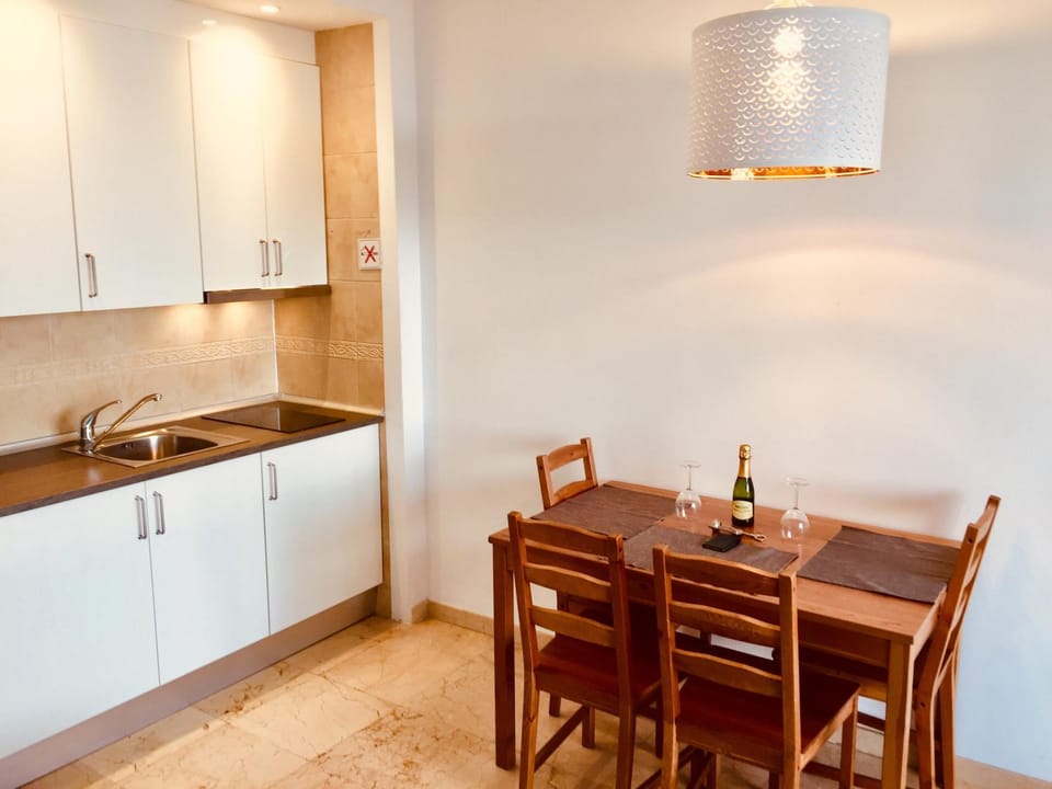 Kitchen or kitchenette, Living room, Dining area