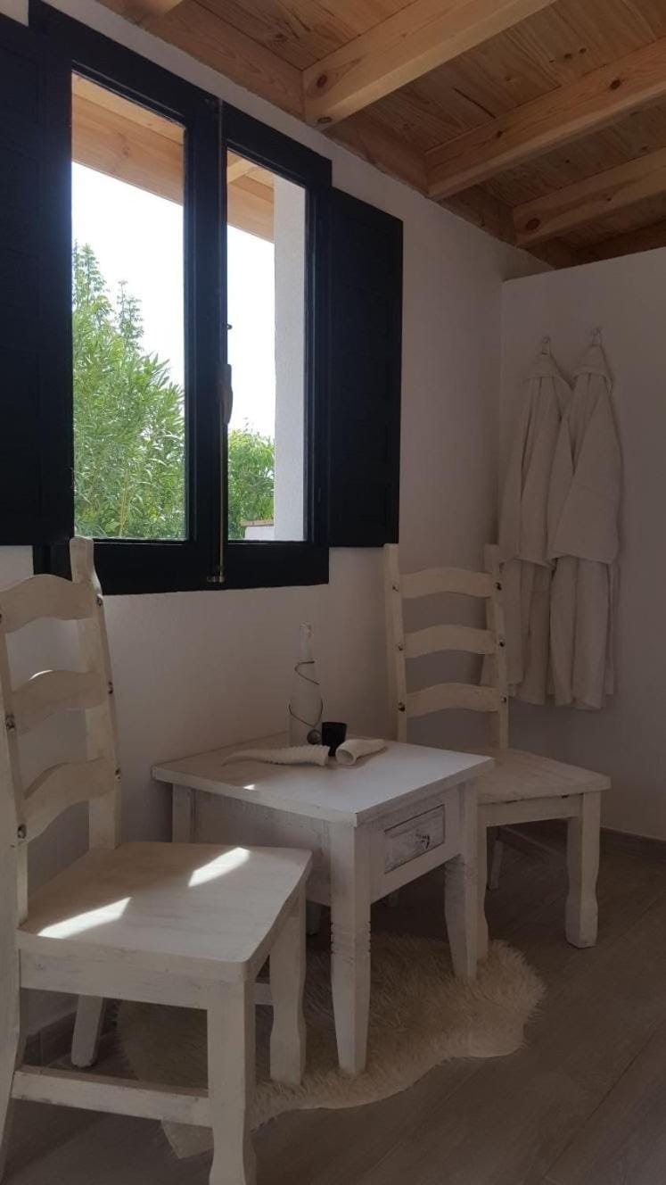 Seating area, Bedroom