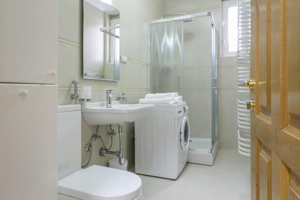 Shower, Bathroom, Decorative detail