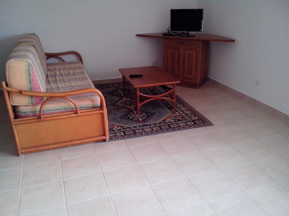 Deluxe Apartment w 1 bedroom & private terrace Apartment in Olhos de Água