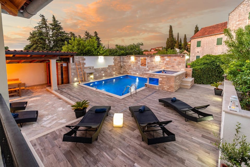 Patio, Pool view, Swimming pool