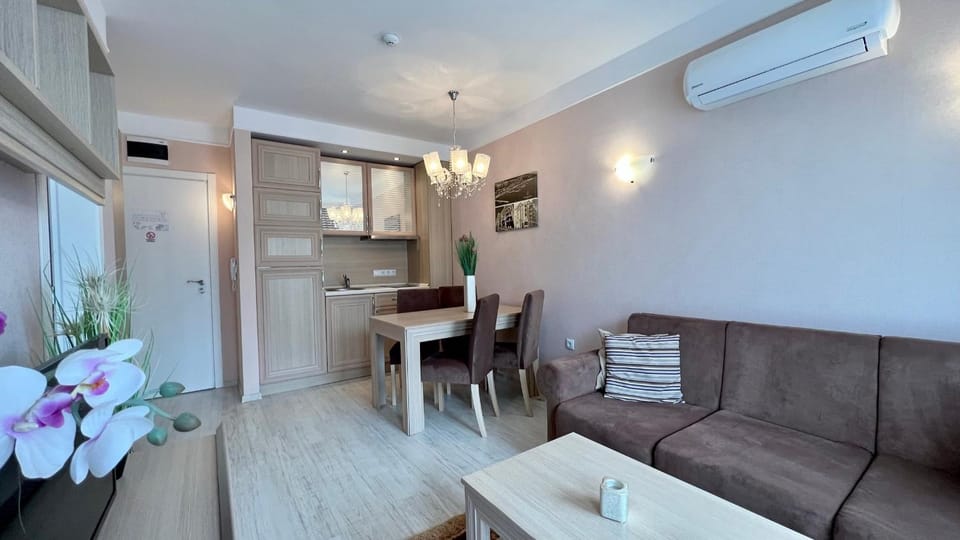 Living room, Seating area, air conditioner