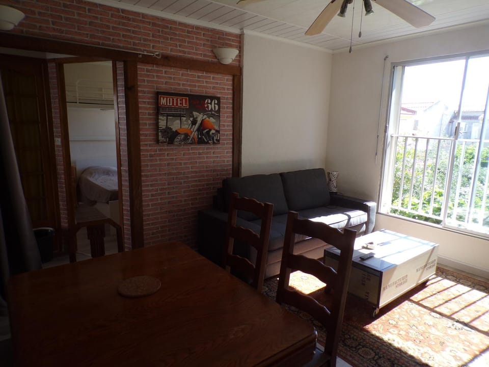Bed, Living room, Seating area, Dining area, Bedroom