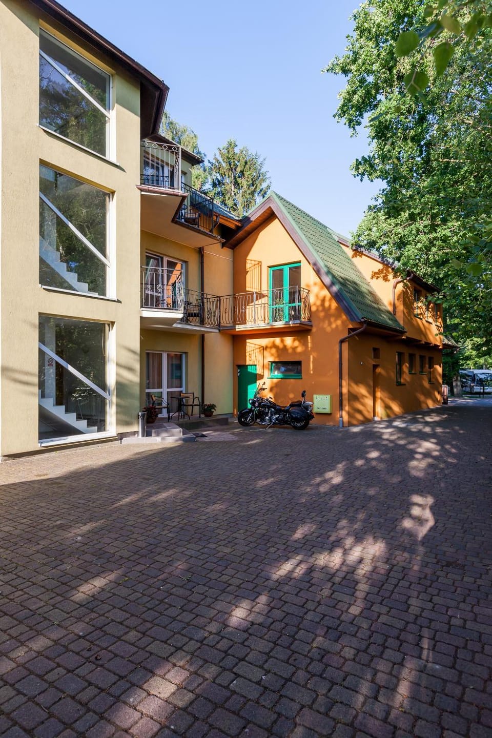 Facade/entrance, Floor plan