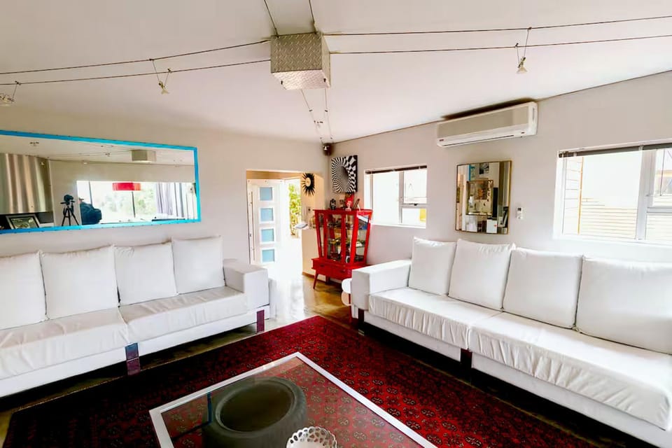 Living room, Lounge or bar, Seating area, air conditioner