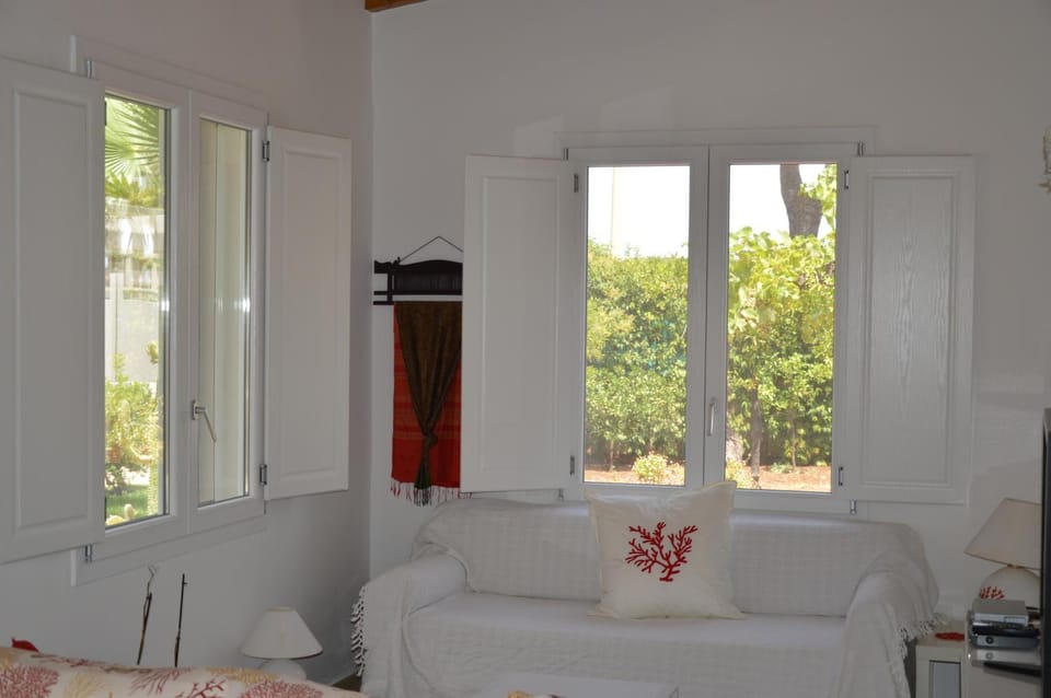 Living room, Garden view, Entertainment