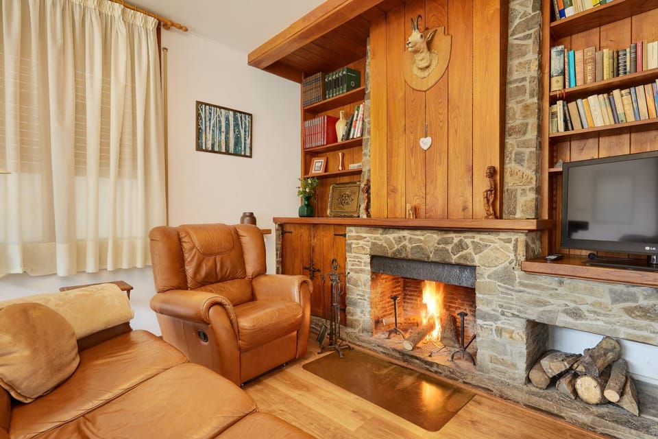 Seating area, flat iron