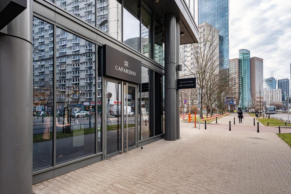Restaurant/places to eat, Neighbourhood