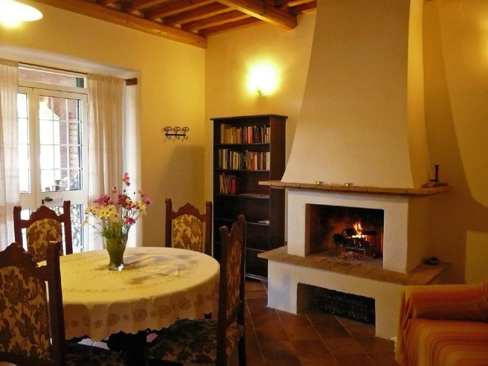 Living room, Photo of the whole room, Seating area
