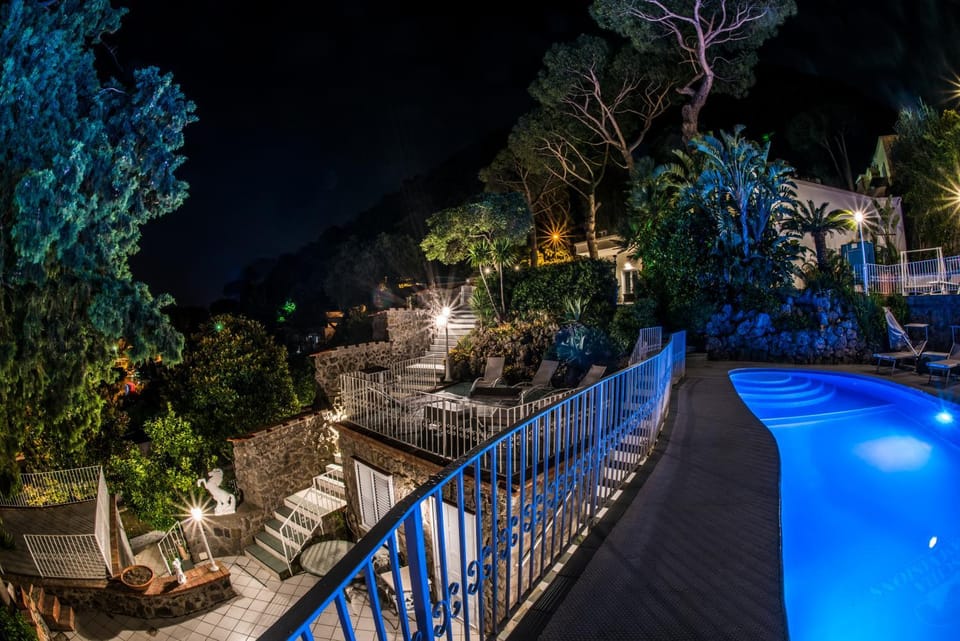 Swimming pool, Swimming pool