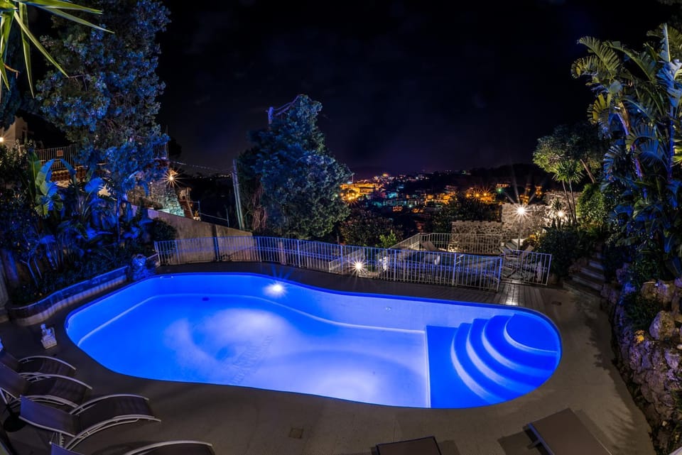 Swimming pool, Swimming pool