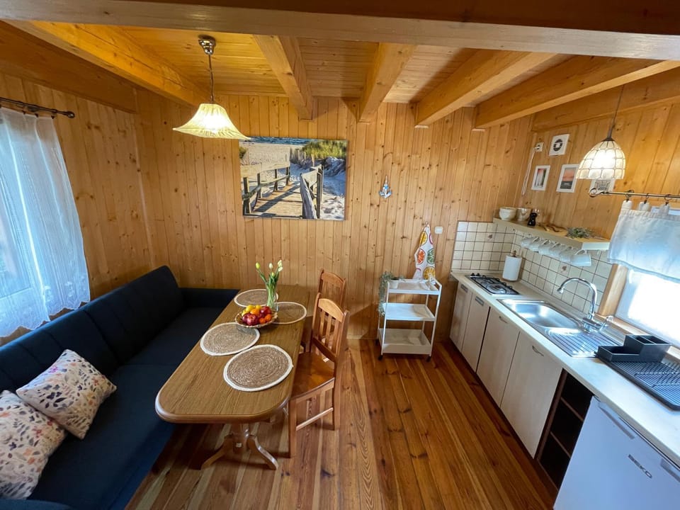 Kitchen or kitchenette, Living room, Seating area, Dining area, minibar, pet friendly
