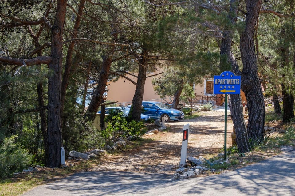 Facade/entrance, Garden, Street view