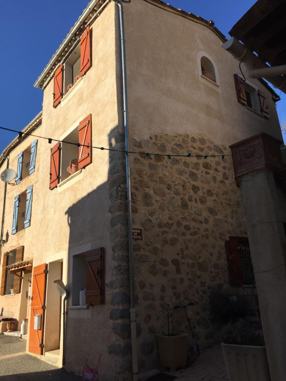 Facade/entrance