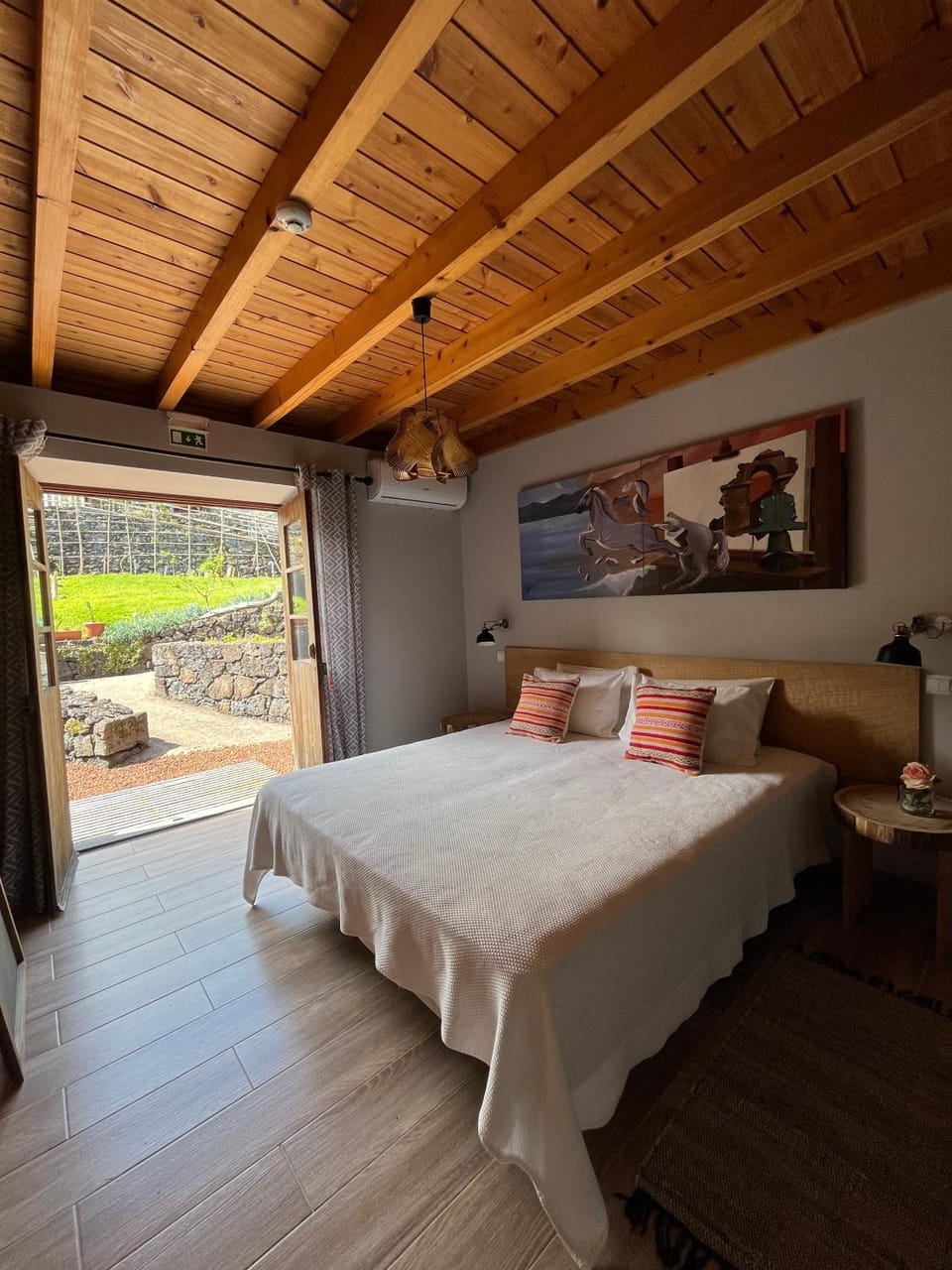 Pico Formoso Vínea Lava Alojamentos Pico Bed and Breakfast in Azores District