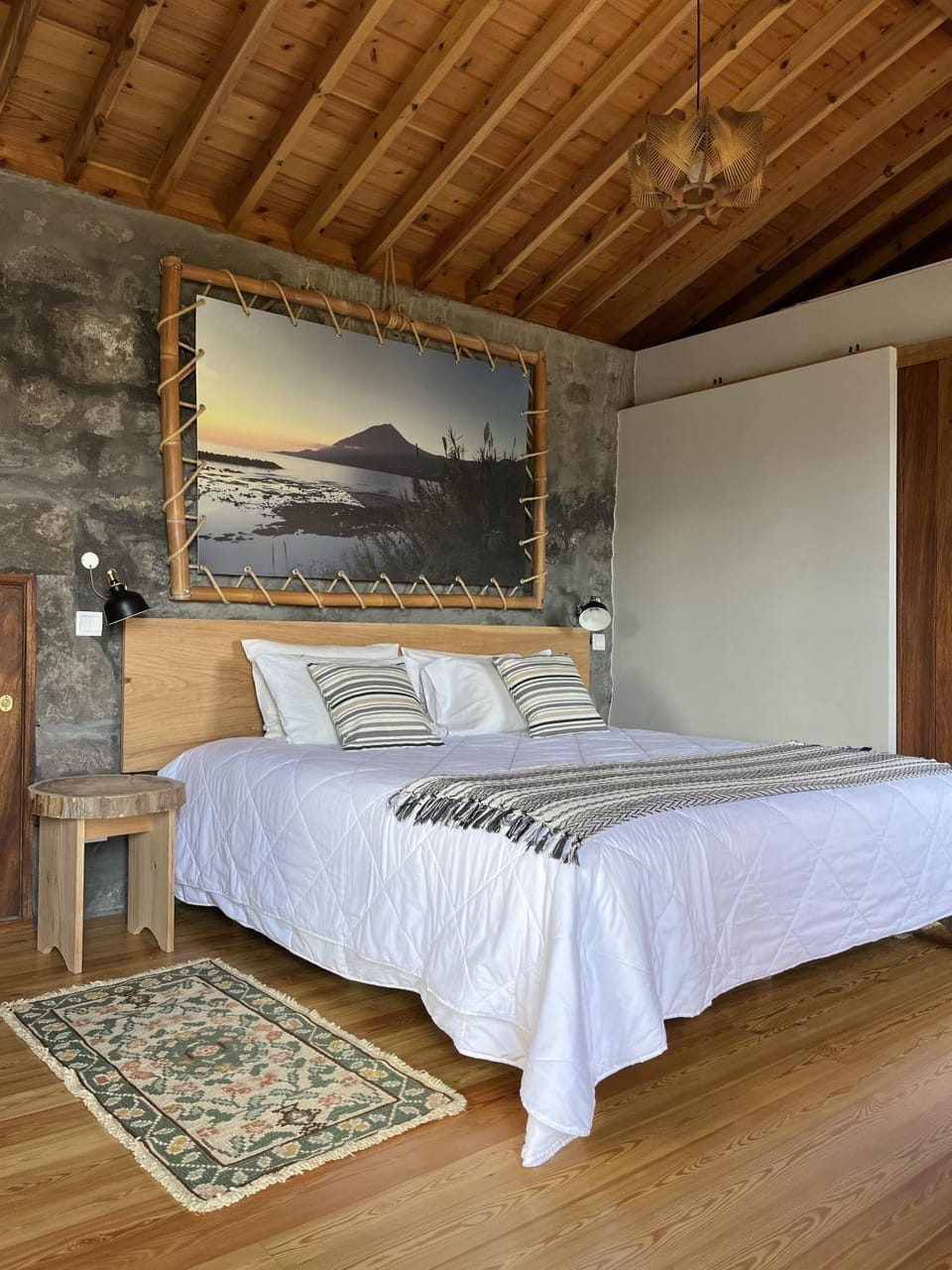 Pico Formoso Vínea Lava Alojamentos Pico Bed and Breakfast in Azores District