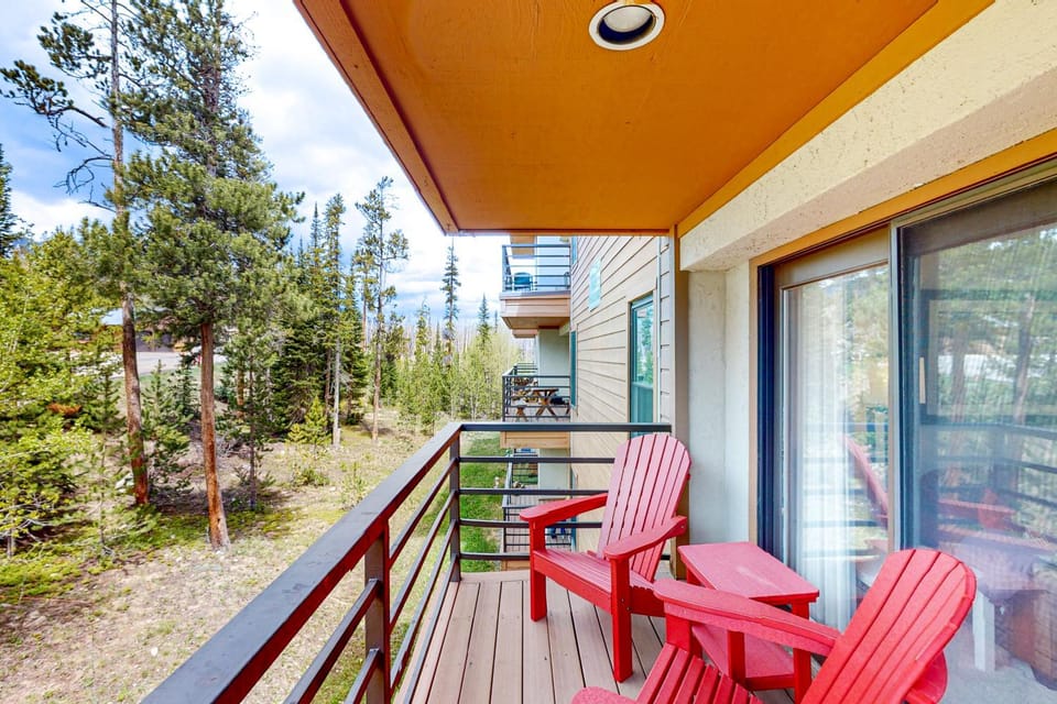 Buffalo Village Condo & Treetop Hideaway Apartment in Summit County
