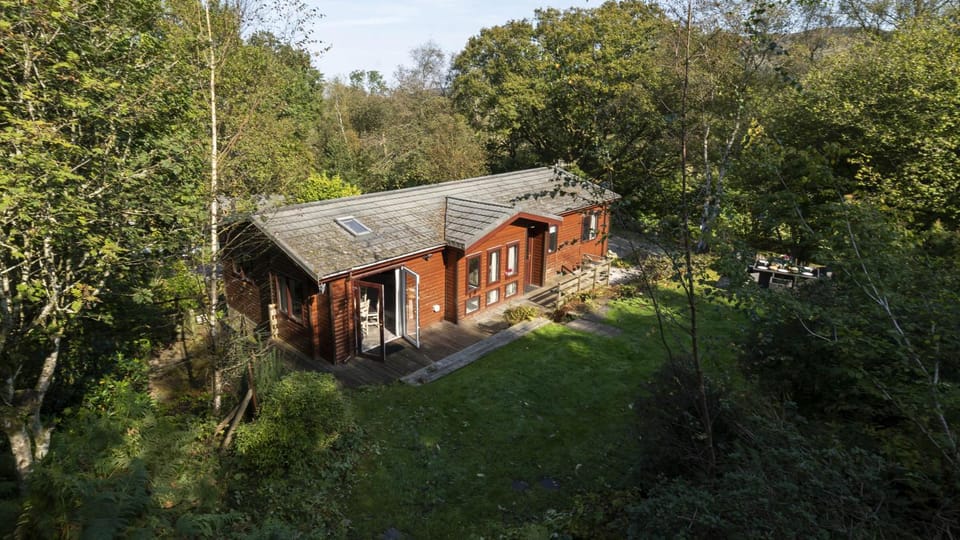 Newby Bridge Country Caravan Park Campground/ 
RV Resort in England