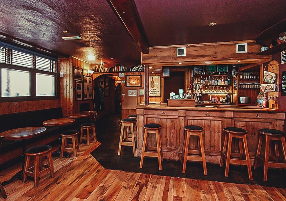 Lounge or bar