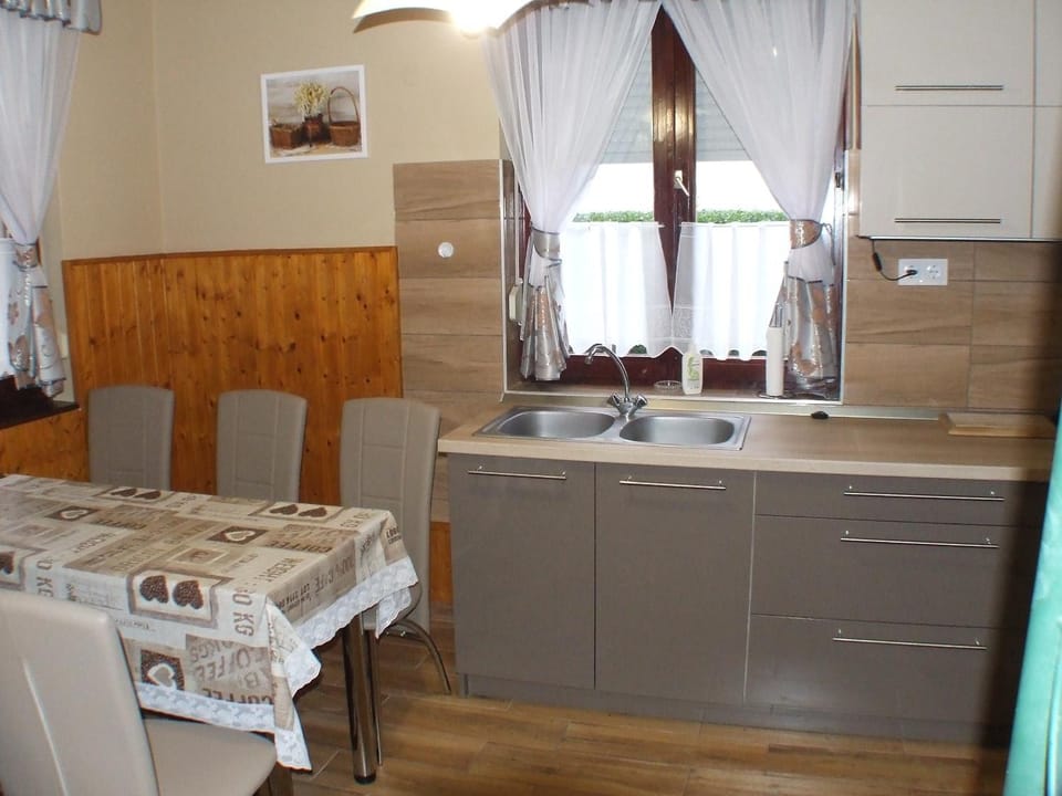 Fahéj ház House in Hungary