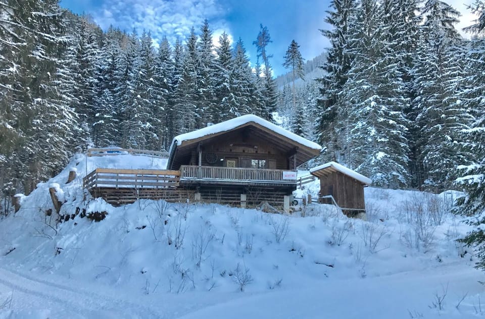 Facade/entrance, Winter