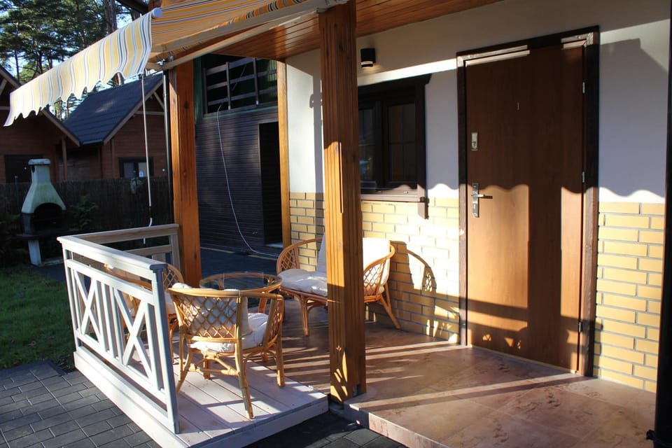 Facade/entrance, Balcony/Terrace