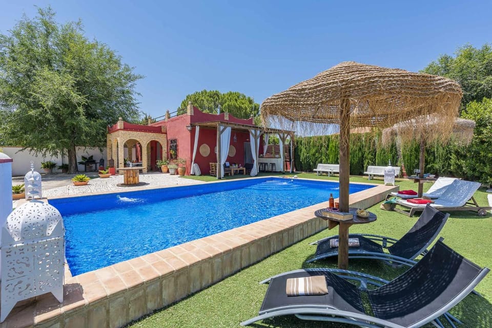 Property building, Garden, Balcony/Terrace, Garden view, Pool view, Swimming pool