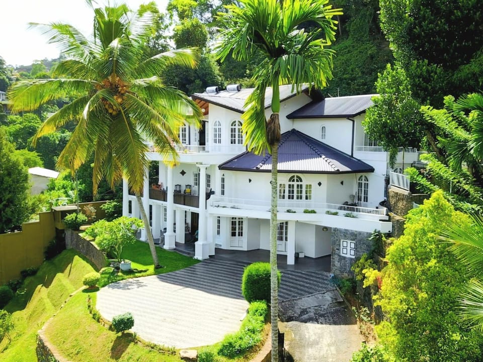 Samindra Villa Vacation rental in Kandy