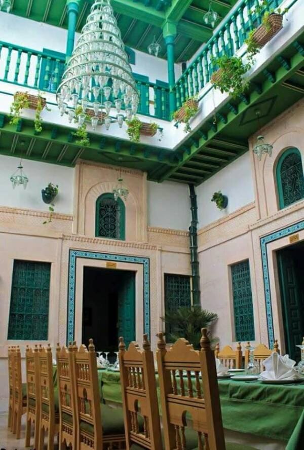 Restaurant/places to eat, Restaurant/places to eat, Banquet/Function facilities