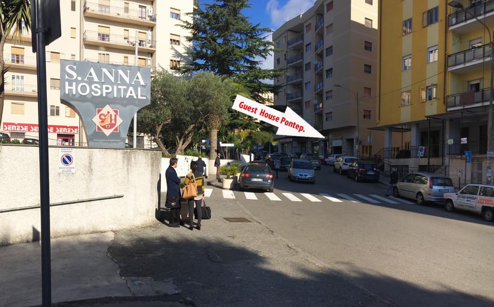 Facade/entrance, Area and facilities, Supermarket/grocery shop