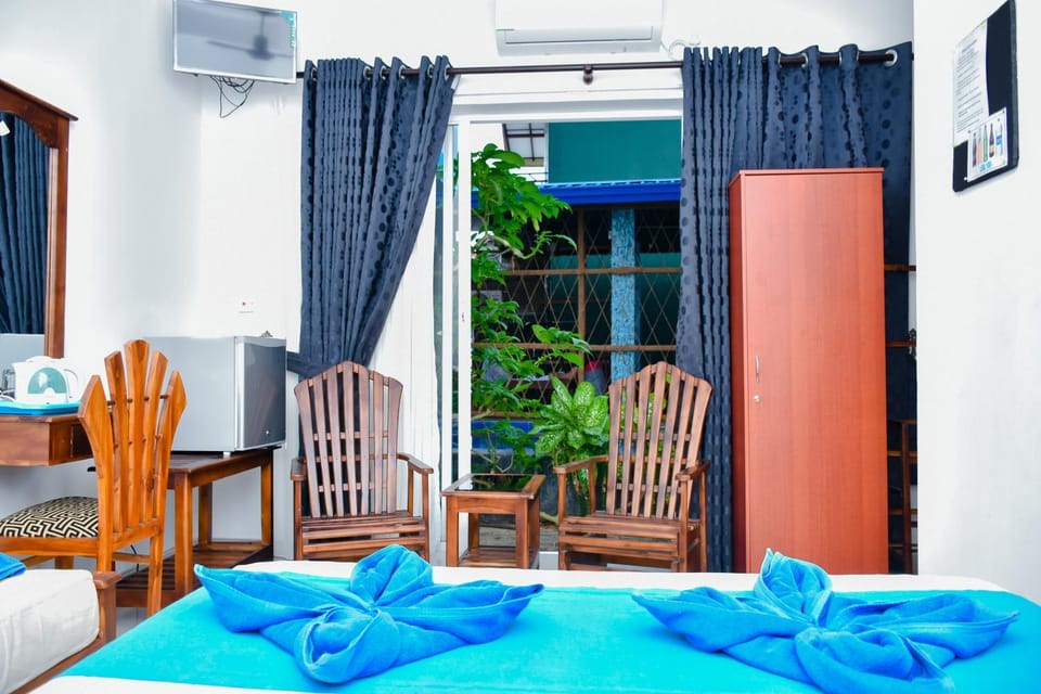 Garden, TV and multimedia, Living room, Photo of the whole room, Bedroom, Swimming pool, Swimming pool