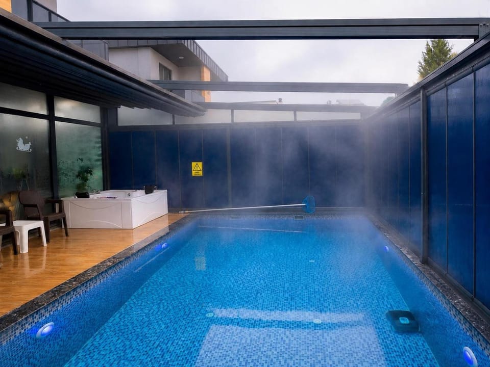 Pool view, Swimming pool