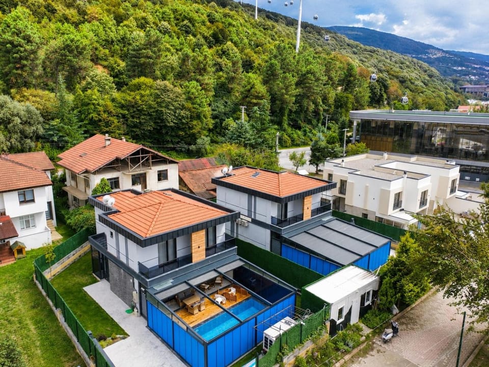 Property building, Day, Bird's eye view, Swimming pool