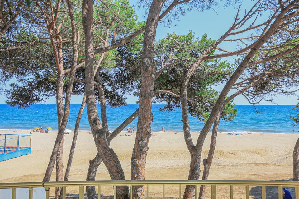 LITORAL COSTA DORADA - PLAYMAR Only families Apartment in Cambrils