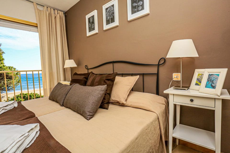 LITORAL COSTA DORADA - PLAYMAR Only families Apartment in Cambrils