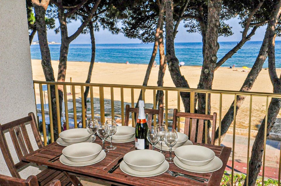 LITORAL COSTA DORADA - PLAYMAR Only families Apartment in Cambrils