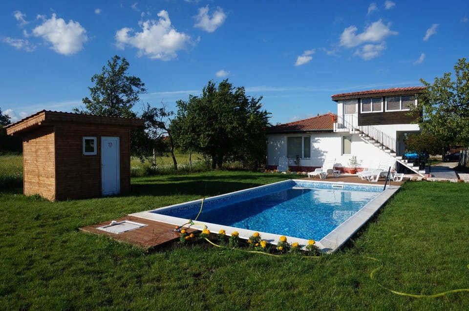 Garden, Swimming pool, Swimming pool