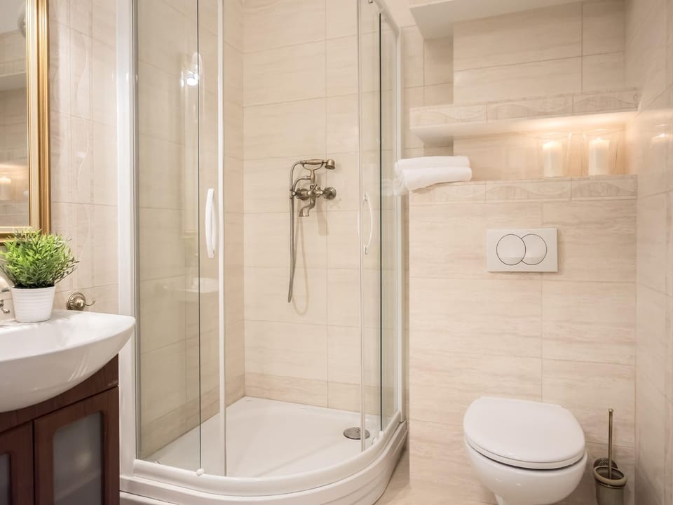 Shower, Toilet, Bathroom